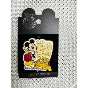 Disney back to School 2004 Mickey and Pluto. Authentic Disney pin